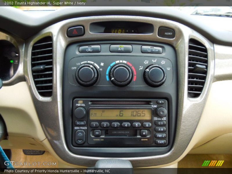 Super White / Ivory 2002 Toyota Highlander I4