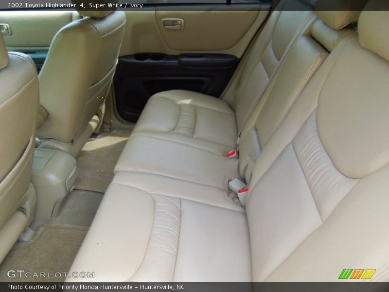Super White / Ivory 2002 Toyota Highlander I4