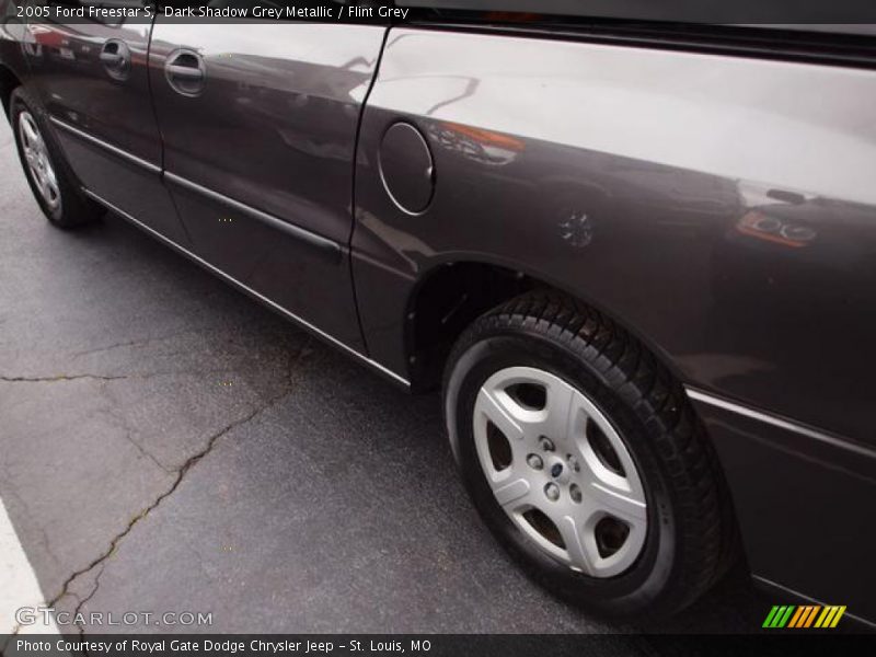 Dark Shadow Grey Metallic / Flint Grey 2005 Ford Freestar S