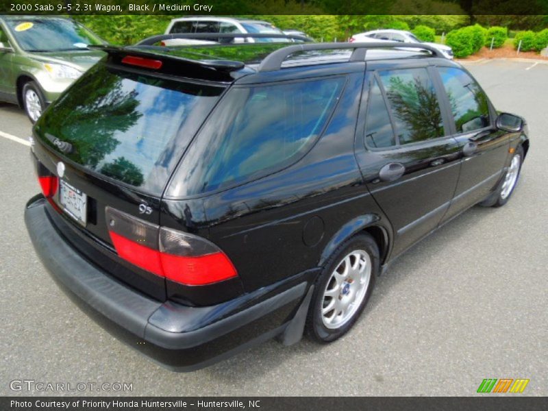 Black / Medium Grey 2000 Saab 9-5 2.3t Wagon