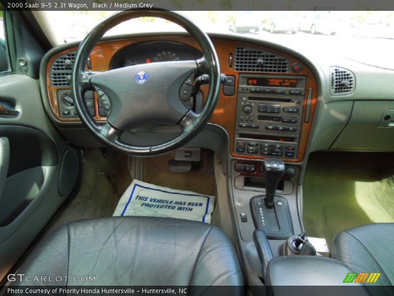 Black / Medium Grey 2000 Saab 9-5 2.3t Wagon