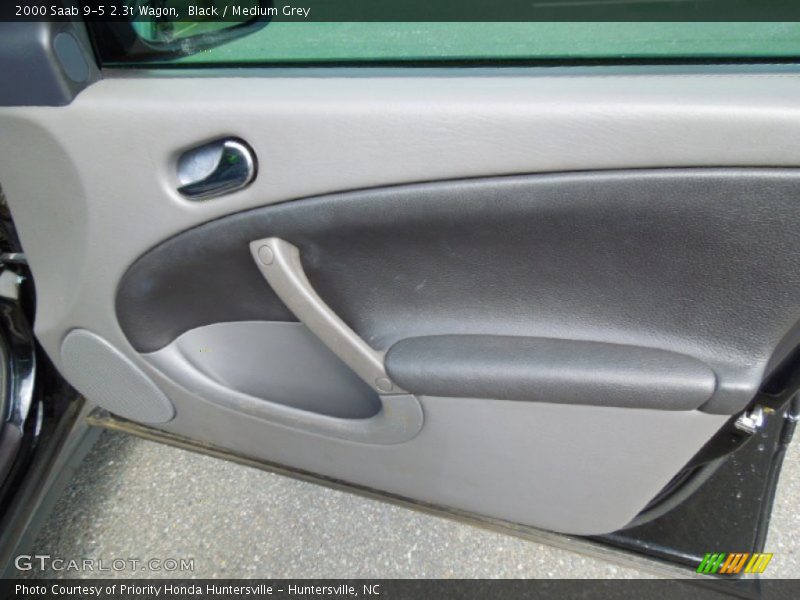 Black / Medium Grey 2000 Saab 9-5 2.3t Wagon