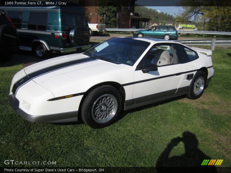 Front 3/4 View of 1986 Fiero GT
