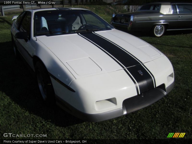 White / Gray 1986 Pontiac Fiero GT
