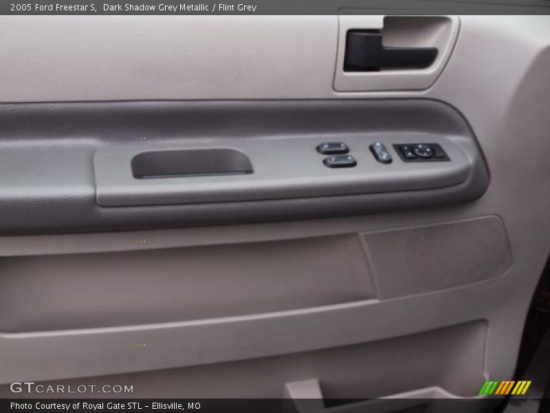 Dark Shadow Grey Metallic / Flint Grey 2005 Ford Freestar S