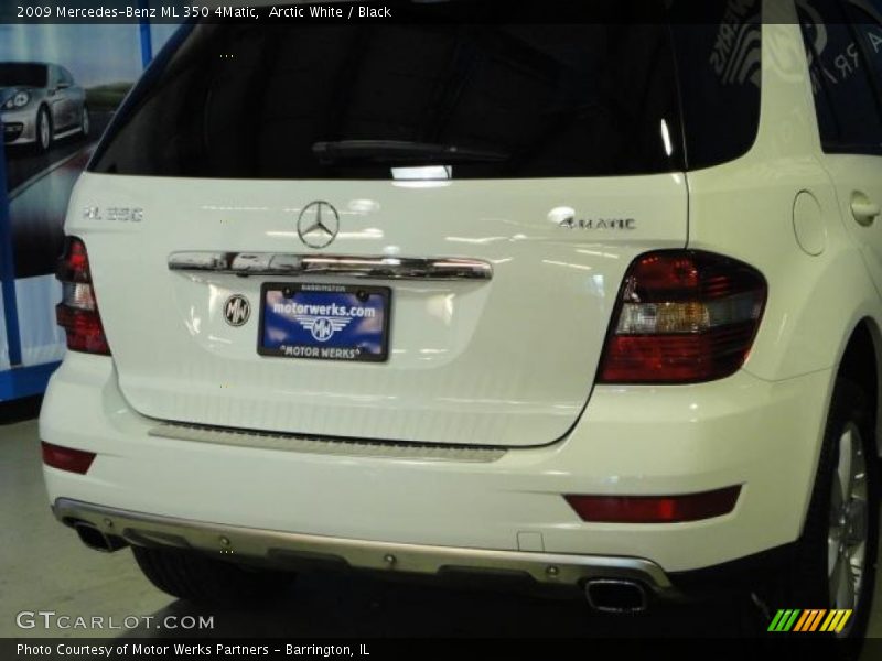 Arctic White / Black 2009 Mercedes-Benz ML 350 4Matic