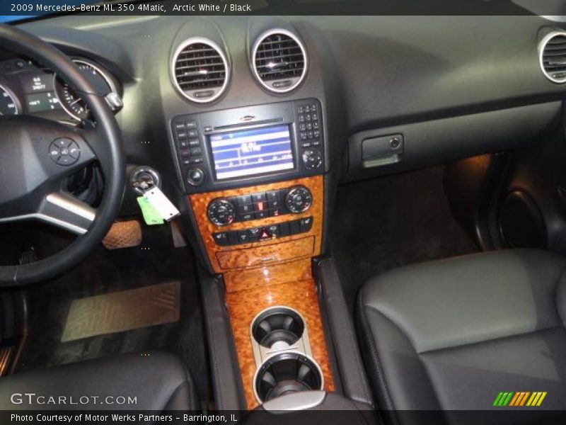 Arctic White / Black 2009 Mercedes-Benz ML 350 4Matic
