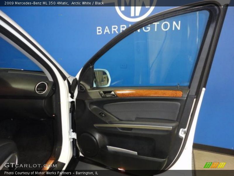 Arctic White / Black 2009 Mercedes-Benz ML 350 4Matic