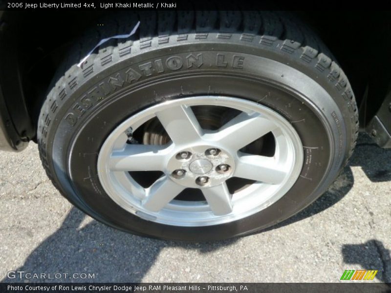 Light Khaki Metallic / Khaki 2006 Jeep Liberty Limited 4x4