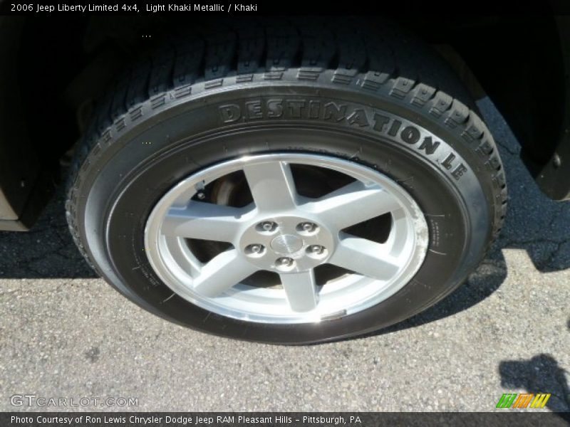 Light Khaki Metallic / Khaki 2006 Jeep Liberty Limited 4x4