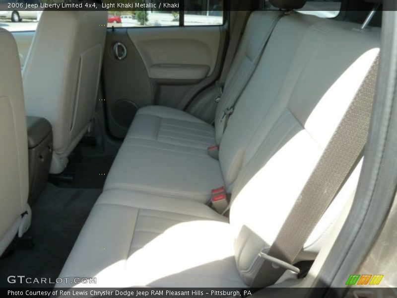 Light Khaki Metallic / Khaki 2006 Jeep Liberty Limited 4x4