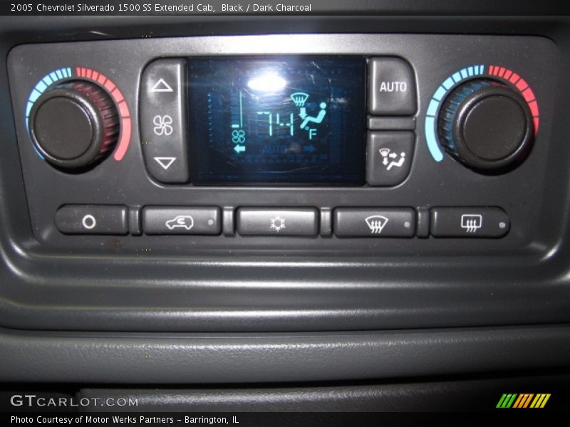Controls of 2005 Silverado 1500 SS Extended Cab