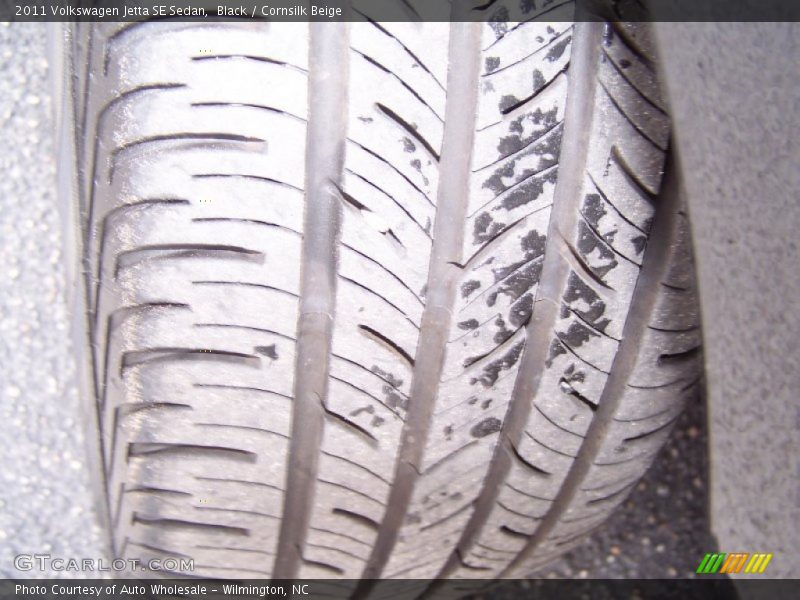 Black / Cornsilk Beige 2011 Volkswagen Jetta SE Sedan
