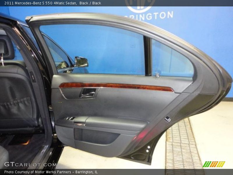 Black / Black 2011 Mercedes-Benz S 550 4Matic Sedan