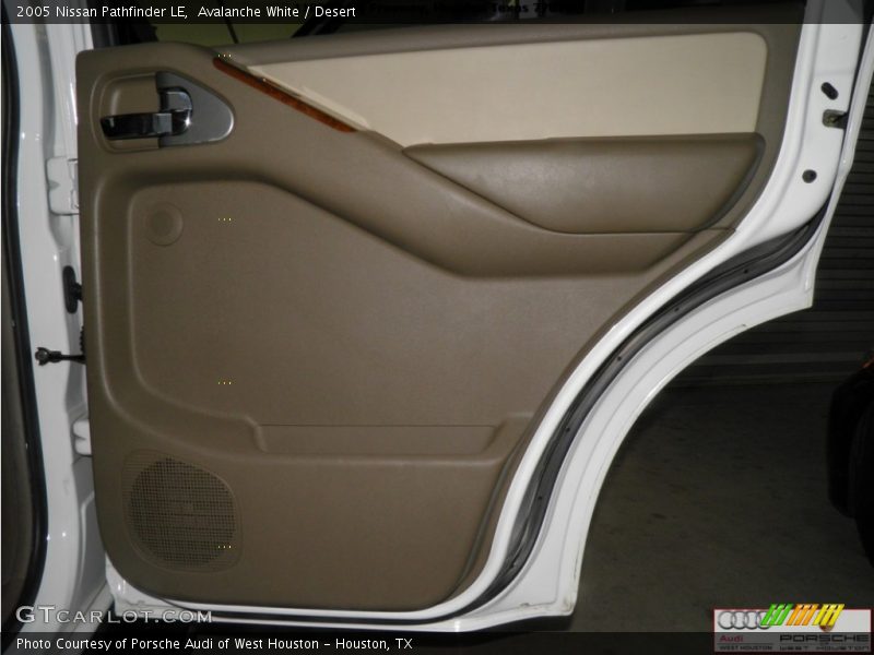 Avalanche White / Desert 2005 Nissan Pathfinder LE