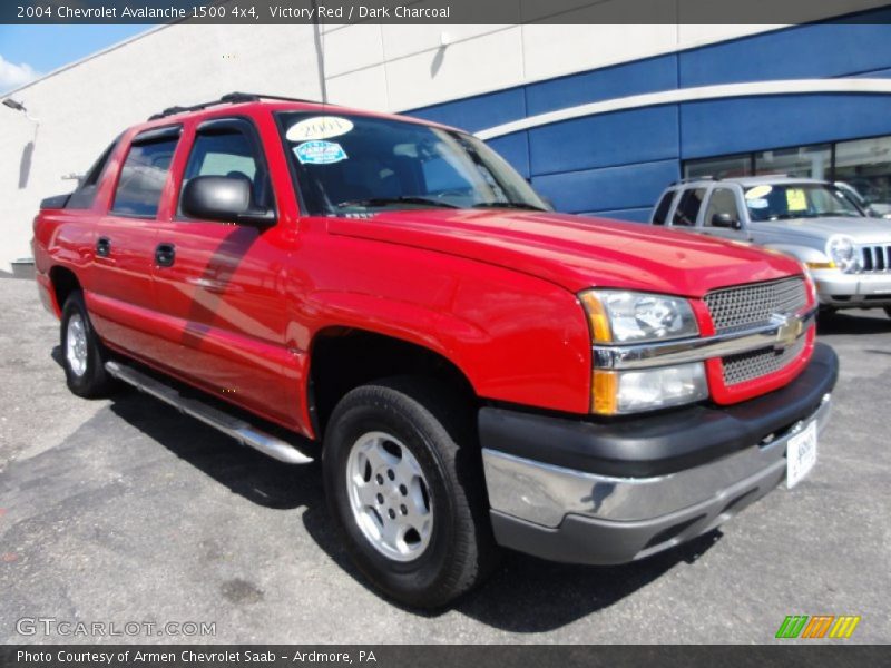 Victory Red / Dark Charcoal 2004 Chevrolet Avalanche 1500 4x4
