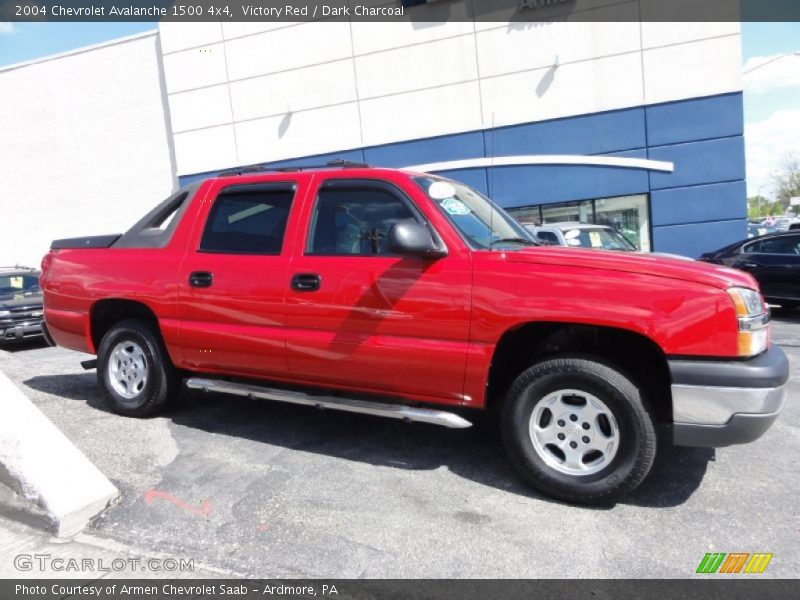 Victory Red / Dark Charcoal 2004 Chevrolet Avalanche 1500 4x4