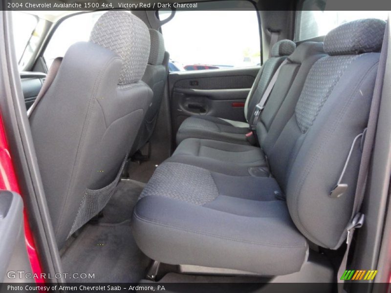 Victory Red / Dark Charcoal 2004 Chevrolet Avalanche 1500 4x4