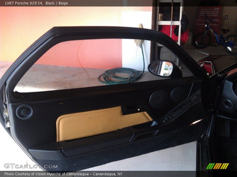 Black / Beige 1987 Porsche 928 S4