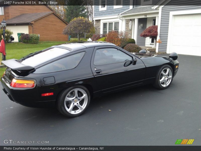 Black / Beige 1987 Porsche 928 S4