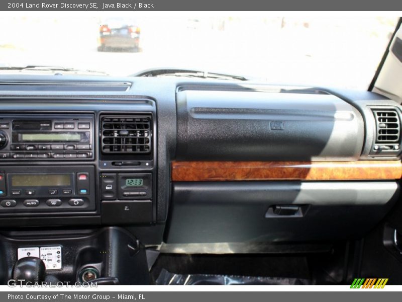 Java Black / Black 2004 Land Rover Discovery SE