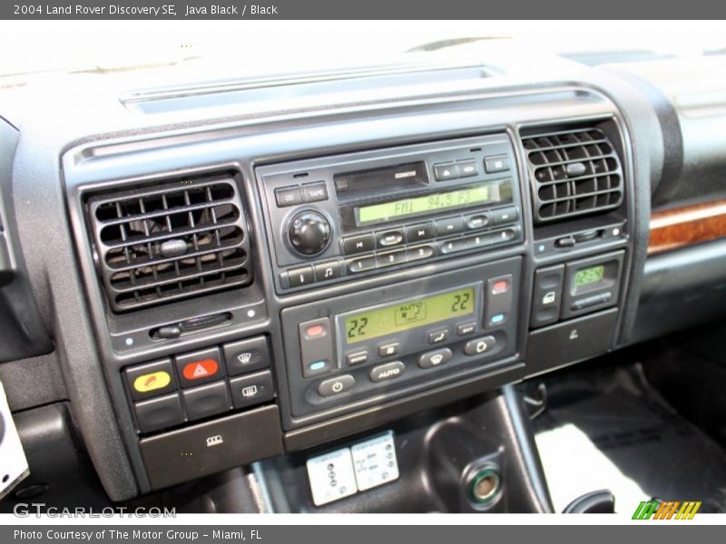 Java Black / Black 2004 Land Rover Discovery SE