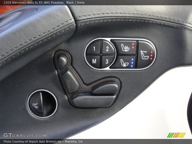 Controls of 2009 SL 63 AMG Roadster