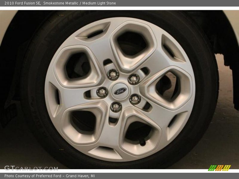 Smokestone Metallic / Medium Light Stone 2010 Ford Fusion SE