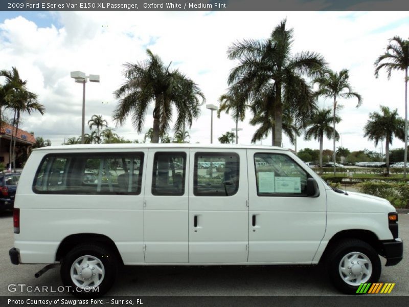  2009 E Series Van E150 XL Passenger Oxford White