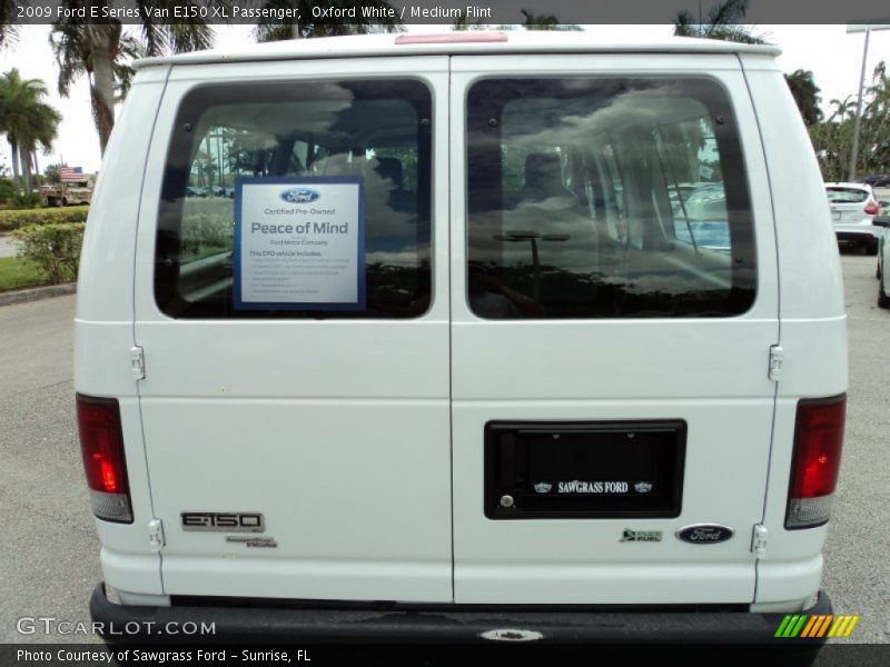 Oxford White / Medium Flint 2009 Ford E Series Van E150 XL Passenger