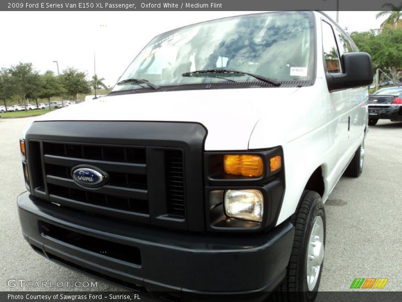 Oxford White / Medium Flint 2009 Ford E Series Van E150 XL Passenger
