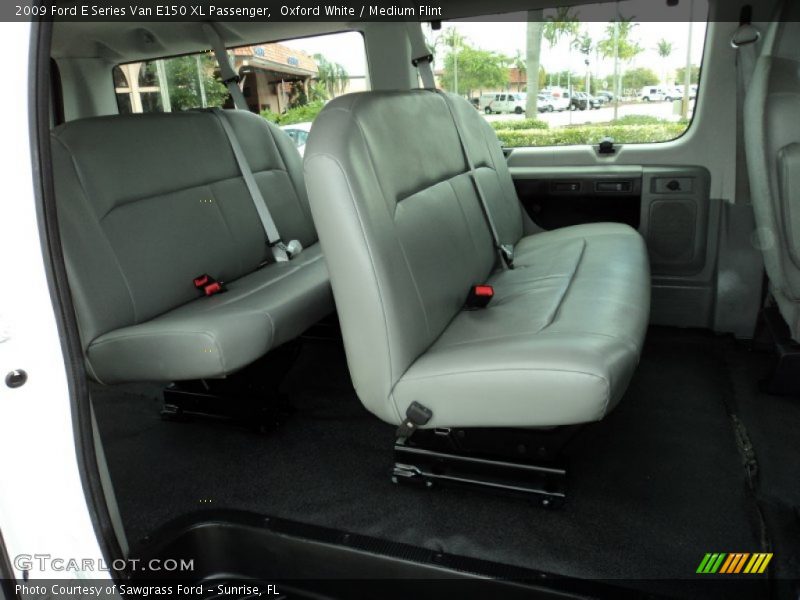  2009 E Series Van E150 XL Passenger Medium Flint Interior