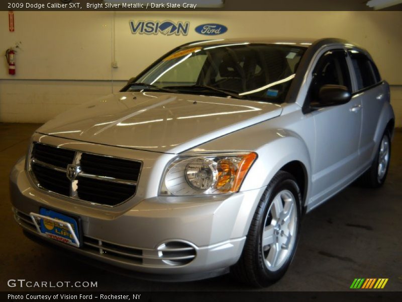 Bright Silver Metallic / Dark Slate Gray 2009 Dodge Caliber SXT
