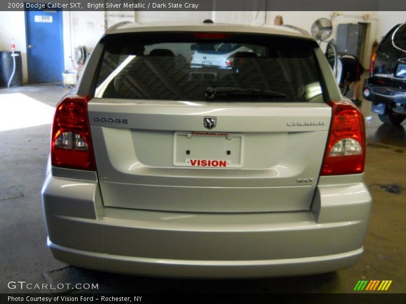 Bright Silver Metallic / Dark Slate Gray 2009 Dodge Caliber SXT