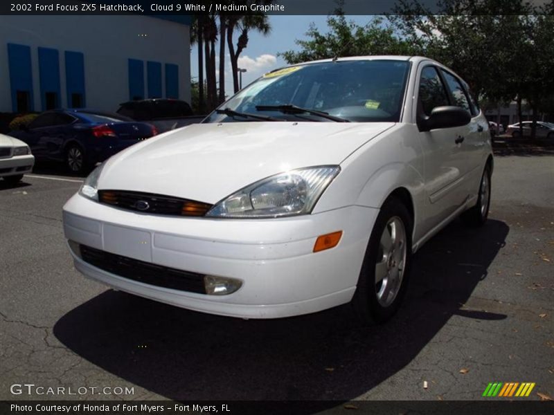 Cloud 9 White / Medium Graphite 2002 Ford Focus ZX5 Hatchback