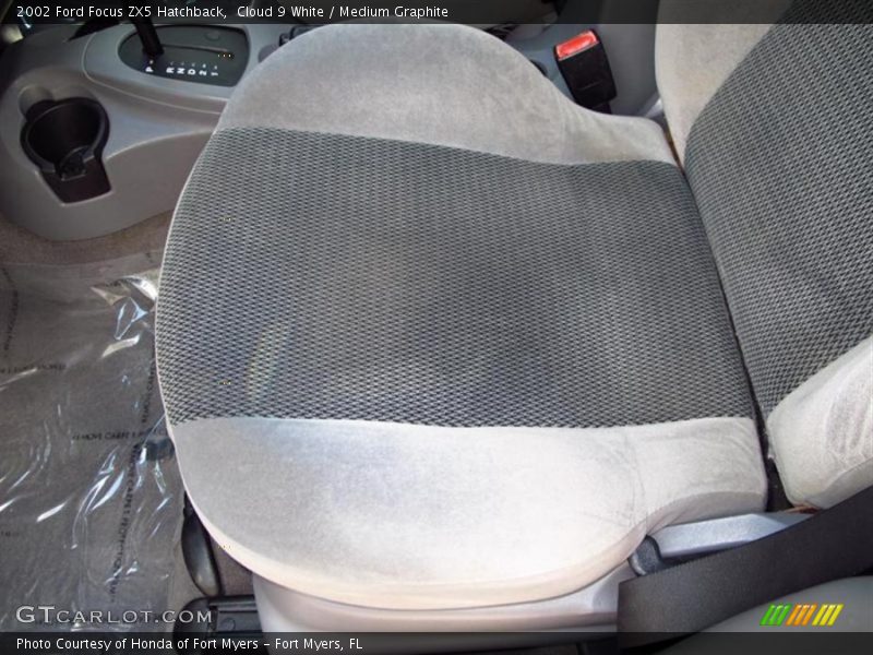 Cloud 9 White / Medium Graphite 2002 Ford Focus ZX5 Hatchback