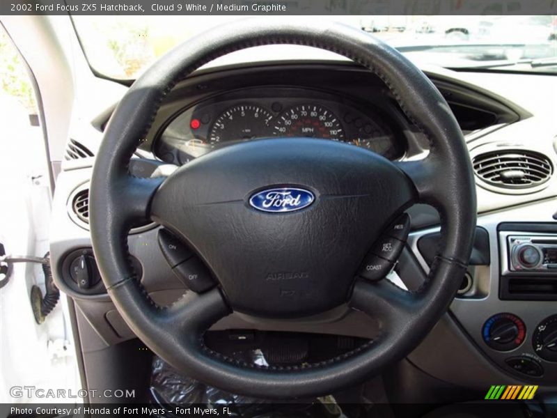 Cloud 9 White / Medium Graphite 2002 Ford Focus ZX5 Hatchback