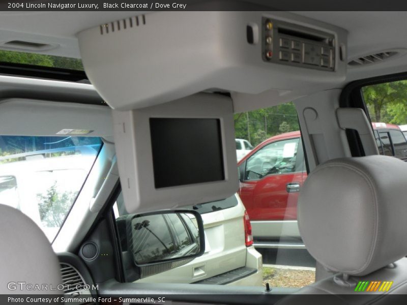 Black Clearcoat / Dove Grey 2004 Lincoln Navigator Luxury