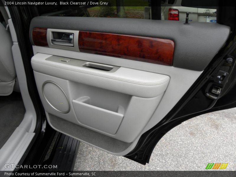 Black Clearcoat / Dove Grey 2004 Lincoln Navigator Luxury