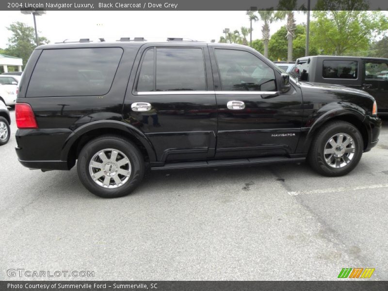 Black Clearcoat / Dove Grey 2004 Lincoln Navigator Luxury