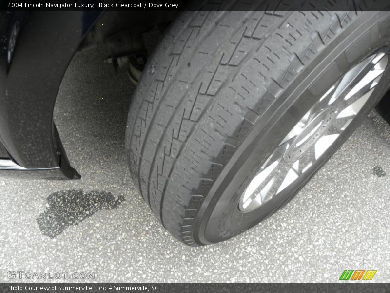 Black Clearcoat / Dove Grey 2004 Lincoln Navigator Luxury