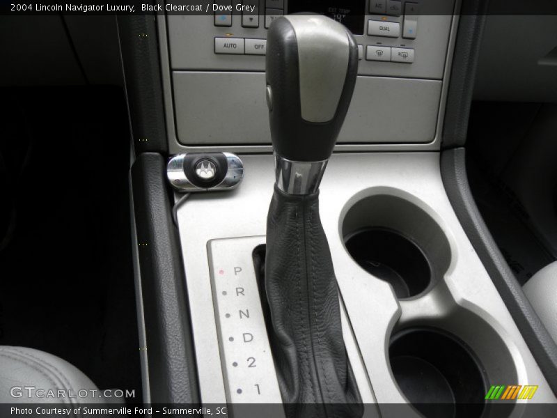 Black Clearcoat / Dove Grey 2004 Lincoln Navigator Luxury