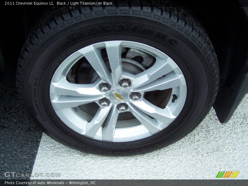 Black / Light Titanium/Jet Black 2011 Chevrolet Equinox LS