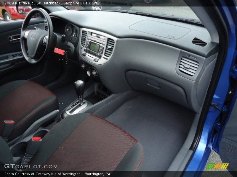 Dashboard of 2009 Rio Rio5 SX Hatchback
