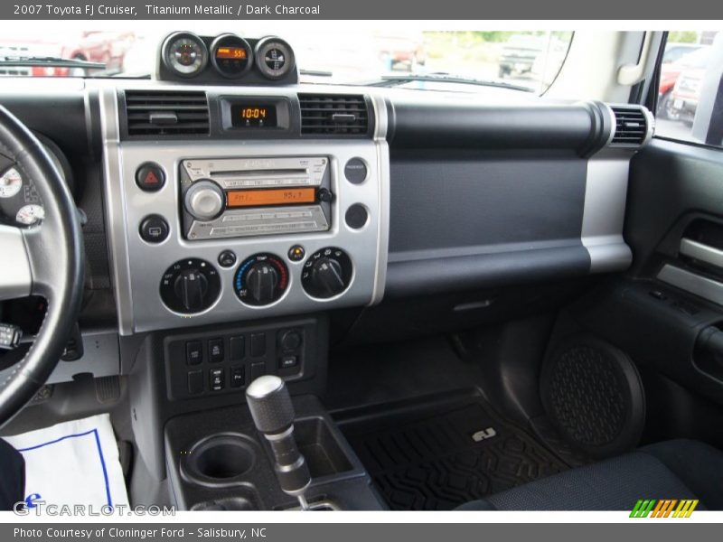 Titanium Metallic / Dark Charcoal 2007 Toyota FJ Cruiser