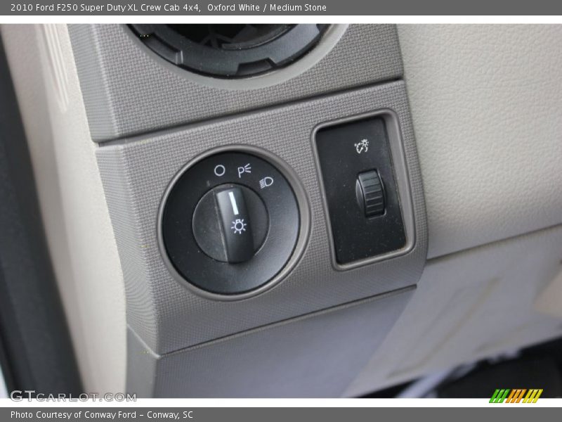 Oxford White / Medium Stone 2010 Ford F250 Super Duty XL Crew Cab 4x4