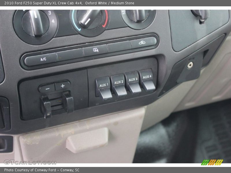 Oxford White / Medium Stone 2010 Ford F250 Super Duty XL Crew Cab 4x4