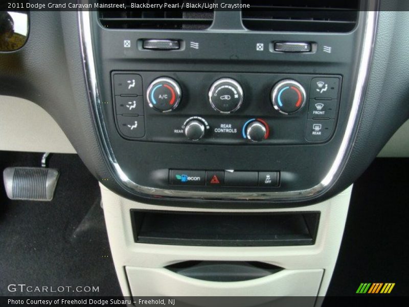 Blackberry Pearl / Black/Light Graystone 2011 Dodge Grand Caravan Mainstreet