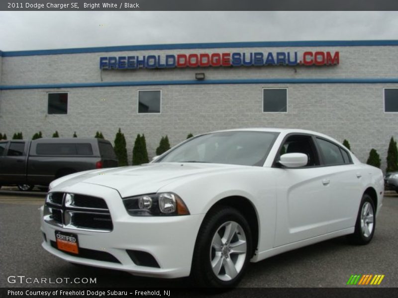 Bright White / Black 2011 Dodge Charger SE