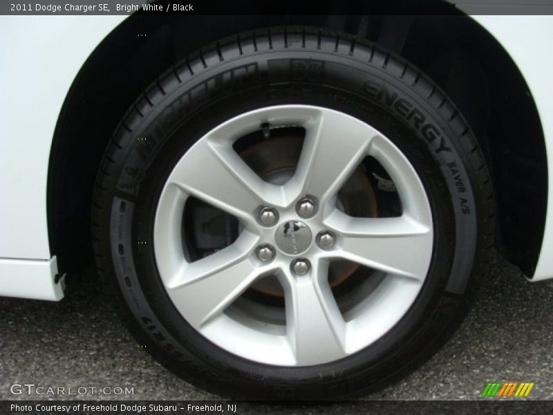 Bright White / Black 2011 Dodge Charger SE